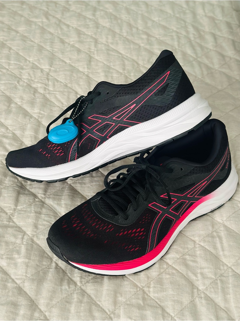 ASICS Gel Excite 6 Women’s Size 11 Black Rose Petal Running Shoes, NEW 👟🖤🌹